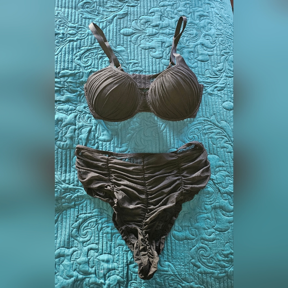 Black Ruched Savage x Fenty Bra & High Waist Panties Set